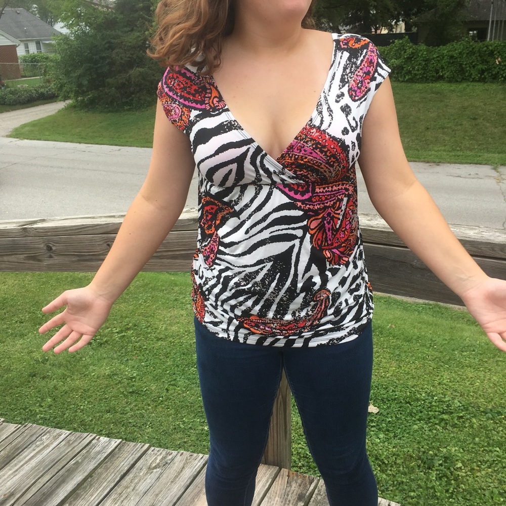 Zebra Print Double V Top SZ S! EUC! - Picture 4 of 10